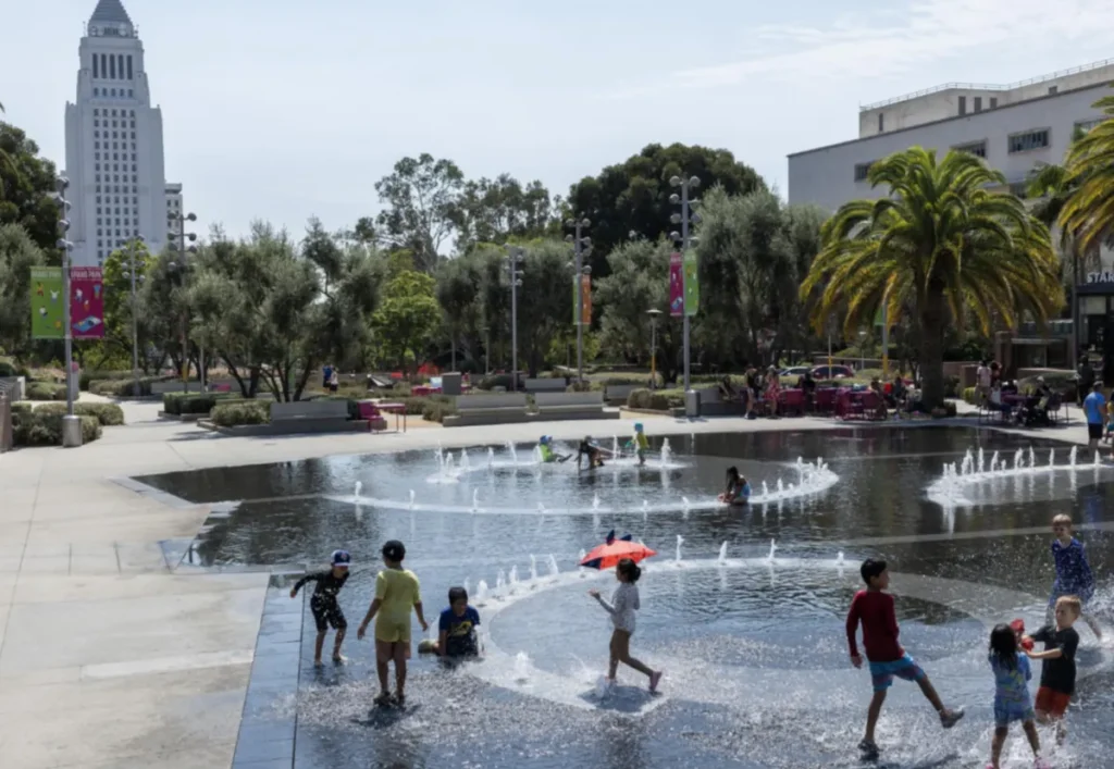 Fonte do Grand Park, um dos espaços públicos mais populares de Downtown Los Angeles.