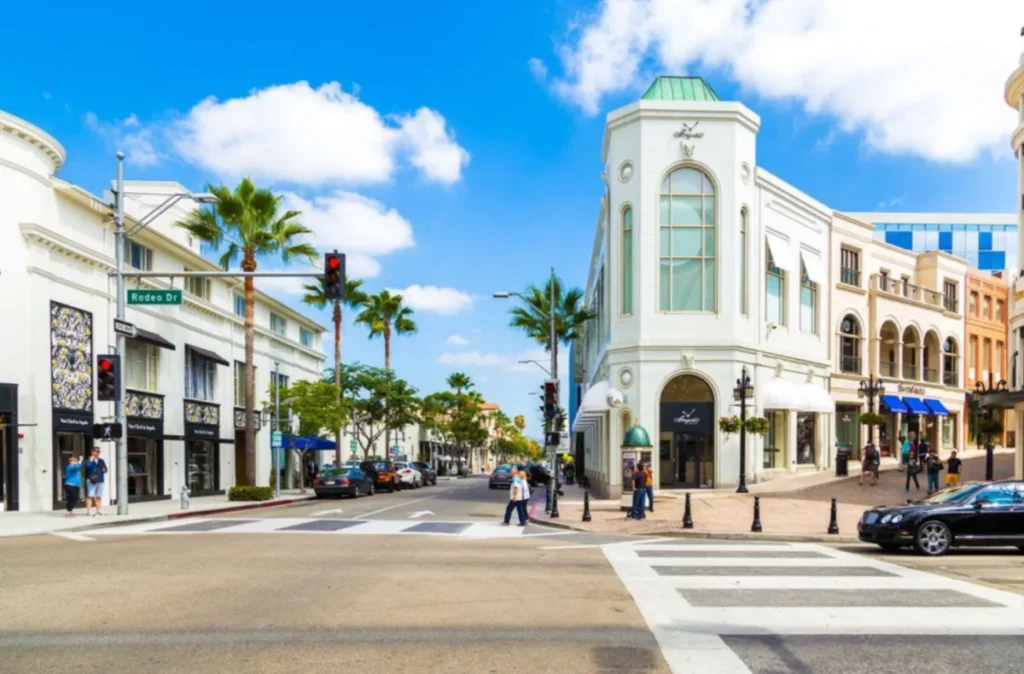 Rodeo Drive, uma das ruas de compras de luxo mais famosas do mundo.